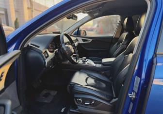 Подержанный автомобиль Audi Q7 2016 года (13 фото)
