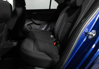 Подержанный автомобиль Skoda Rapid Liftback 2020 года (10 фото)