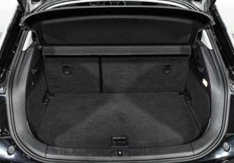 Подержанный автомобиль Audi A1 2015 года (17 фото)