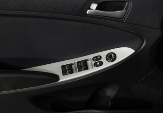 Подержанный автомобиль Hyundai Solaris Sedan 2016 года (17 фото)