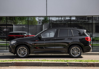 Подержанный автомобиль BMW X3 2020 года (9 фото)
