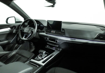 Подержанный автомобиль Audi Q5 2021 года (9 фото)