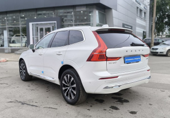 Подержанный автомобиль Volvo XC60 2024 года (6 фото)