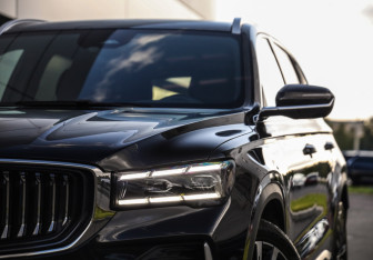 Подержанный автомобиль Geely Monjaro 2025 года (2 фото)