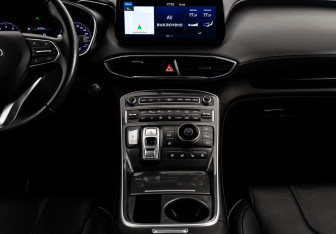 Подержанный автомобиль Hyundai Santa Fe 2023 года (15 фото)