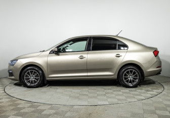 Подержанный автомобиль Skoda Rapid Liftback 2020 года (8 фото)