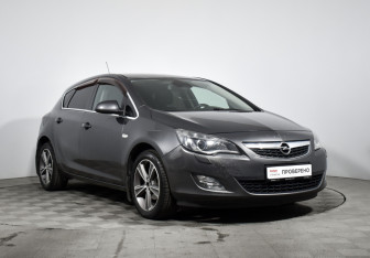 Подержанный автомобиль Opel Astra Hatchback 2012 года (3 фото)