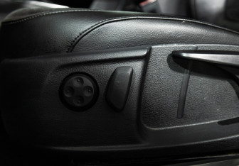 Подержанный автомобиль Volkswagen Passat Sedan 2012 года (15 фото)
