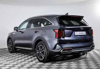 Подержанный автомобиль Kia Sorento 2021 года (7 фото)