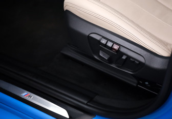 Подержанный автомобиль BMW X1 2021 года (24 фото)