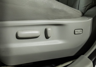 Подержанный автомобиль Toyota Venza 2010 года (16 фото)