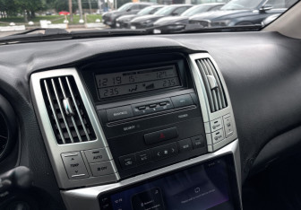 Подержанный автомобиль Lexus RX 2007 года (12 фото)