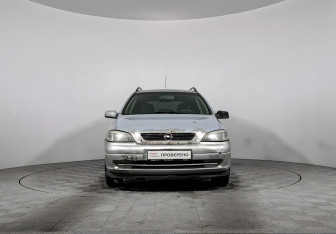Подержанный автомобиль Opel Astra Sedan 2002 года (2 фото)