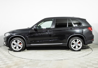 Подержанный автомобиль BMW X5 2015 года (8 фото)