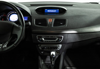 Подержанный автомобиль Renault Megane Hatchback 2014 года (14 фото)