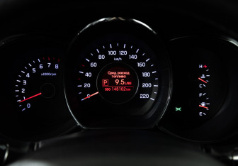 Подержанный автомобиль Kia Rio Sedan 2013 года (12 фото)
