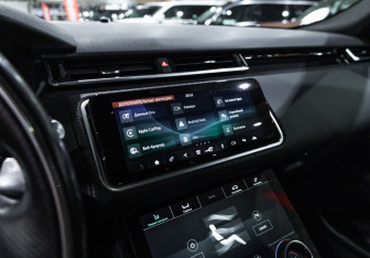 Подержанный автомобиль Land Rover Range Rover Velar 2019 года (18 фото)