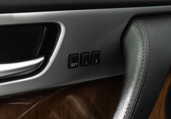 Подержанный автомобиль Infiniti FX 2012 года (19 фото)