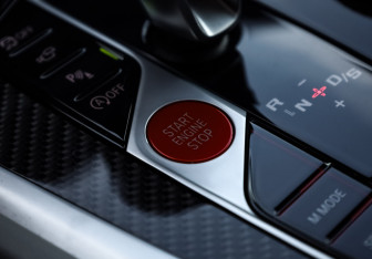 Подержанный автомобиль BMW X5 M 2021 года (3 фото)