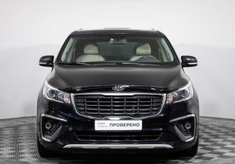 Подержанный автомобиль Kia Carnival 2018 года (2 фото)