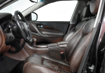 Подержанный автомобиль Infiniti EX 2008 года (10 фото)