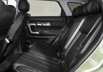 Подержанный автомобиль Jaecoo J7 2023 года (12 фото)