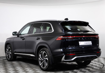 Подержанный автомобиль Geely Monjaro 2024 года (34 фото)