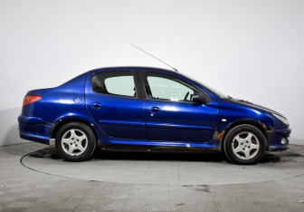 Подержанный автомобиль Peugeot 206 Sedan 2009 года (4 фото)