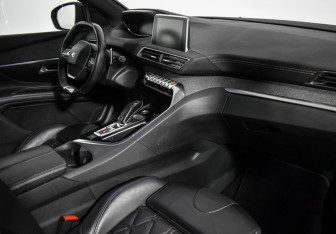 Подержанный автомобиль Peugeot 5008 Suv 2019 года (14 фото)