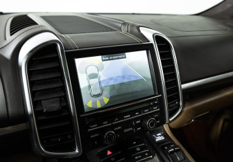 Подержанный автомобиль Porsche Cayenne 2011 года (15 фото)