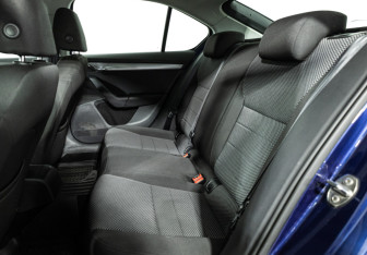 Подержанный автомобиль Skoda Octavia Liftback 2015 года (10 фото)