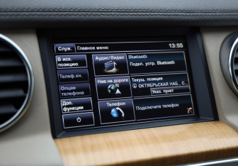 Подержанный автомобиль Land Rover Discovery 2013 года (17 фото)