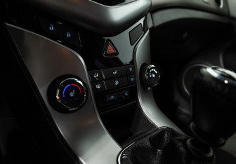 Подержанный автомобиль Chevrolet Cruze Sedan 2011 года (15 фото)