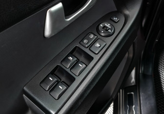 Подержанный автомобиль Kia Sportage 2011 года (10 фото)
