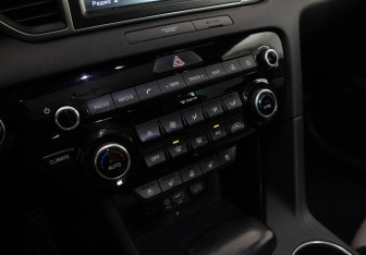 Подержанный автомобиль Kia Sportage 2016 года (11 фото)