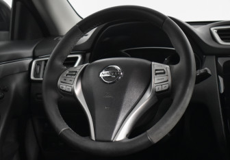 Подержанный автомобиль Nissan X-Trail 2015 года (14 фото)