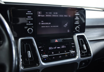 Подержанный автомобиль Kia Sorento 2021 года (13 фото)
