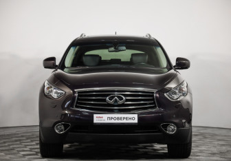 Подержанный автомобиль Infiniti QX70 2016 года (2 фото)