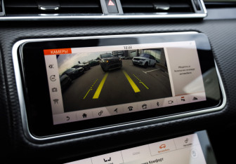 Подержанный автомобиль Land Rover Range Rover Velar 2017 года (18 фото)