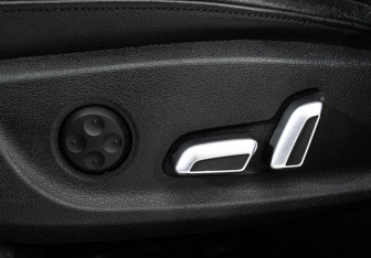 Подержанный автомобиль Audi A6 allroad 2016 года (17 фото)