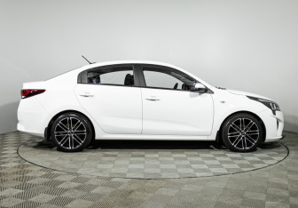 Подержанный автомобиль Kia Rio Sedan 2021 года (4 фото)