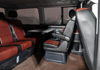 Подержанный автомобиль Volkswagen Multivan 2017 года (15 фото)