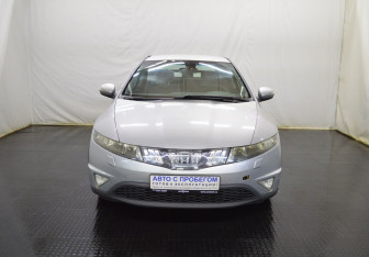 Подержанный автомобиль Honda Civic Hatchback 2008 года (2 фото)
