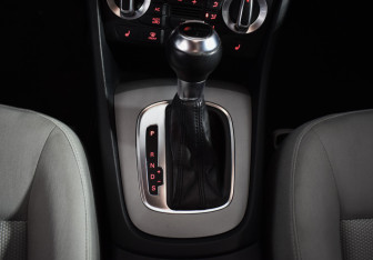 Подержанный автомобиль Audi Q3 2012 года (16 фото)