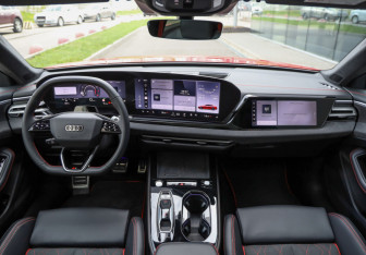 Подержанный автомобиль Audi A5 Liftback 2025 года (14 фото)