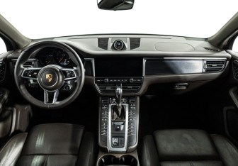 Подержанный автомобиль Porsche Macan 2021 года (13 фото)