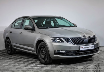Подержанный автомобиль Skoda Octavia Liftback 2018 года (3 фото)