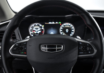 Подержанный автомобиль Geely Tugella 2021 года (18 фото)