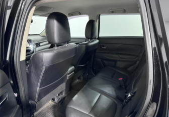 Подержанный автомобиль Mitsubishi Outlander 2016 года (9 фото)