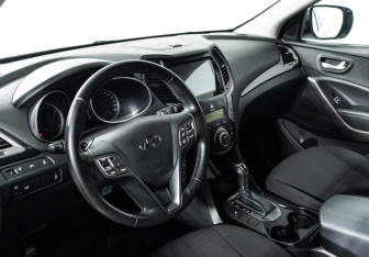 Подержанный автомобиль Hyundai Santa Fe 2014 года (11 фото)